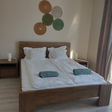 Chill House Apartman Eger Eksteriør bilde
