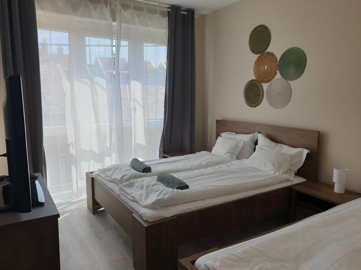 Chill House Apartman Eger Eksteriør bilde
