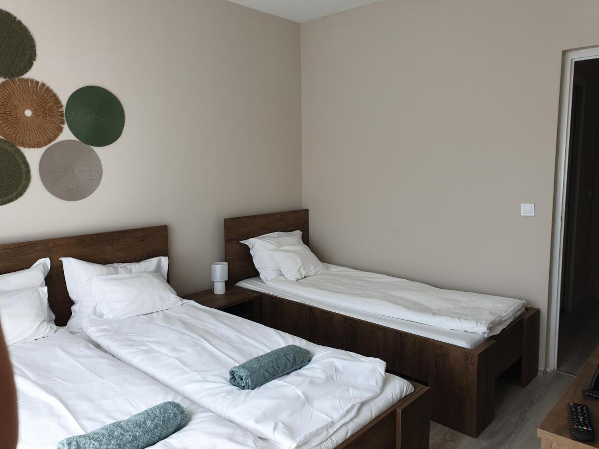 Chill House Apartman Eger Eksteriør bilde